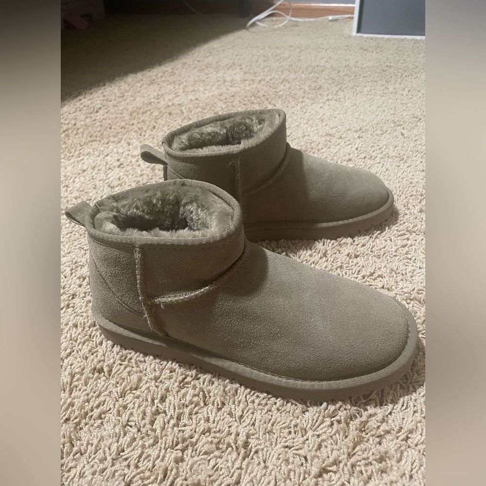 ULTRA MINI UGGS